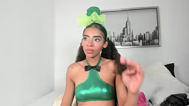 Snapshot of sarah_ashbourne chatting on October 2025 04:24:02 AM sarah ashbourne online show from October 2025 04:24:02 AM