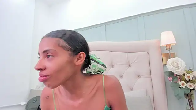 Snapshot of sarah_ashbourne chatting on December 2025 02:55:01 PM sarah ashbourne online show from December 2025 02:55:01 PM