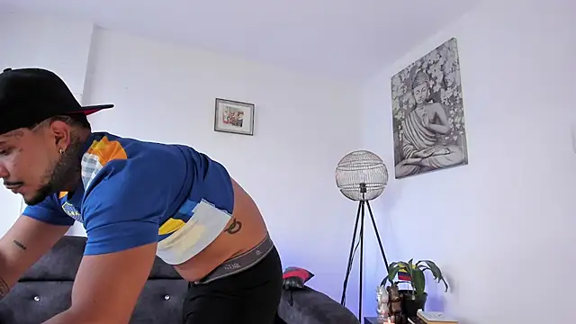 DeimonOficial online show from February 2026 08:23:01 PM