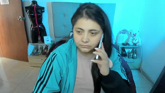 TifanyAmazinng online show from December 2025 12:42:02 PM