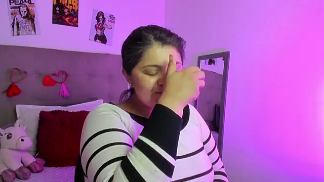 TifanyAmazinng online show from February 2026 12:46:01 PM