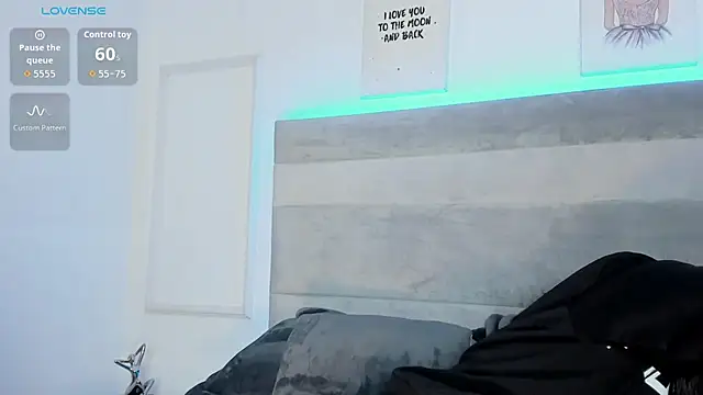 Aleja ruizz online show from October 2025 10:12:02 PM