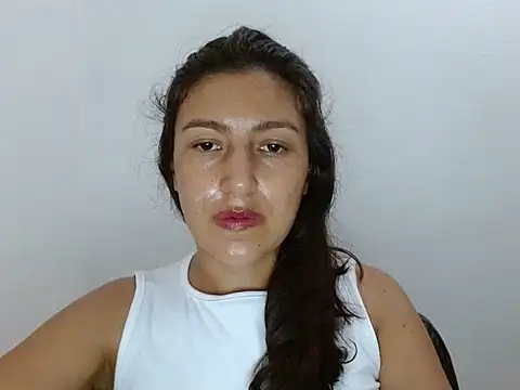 SarahFriendly online show from May 2026 06:25:02 PM