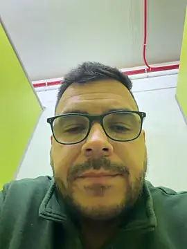 Snapshot of elvergon2023 chatting on April 2026 04:56:02 PM elvergon2023 online show from April 2026 04:56:02 PM