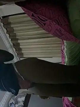 Snapshot of succy33 chatting on November 2025 11:14:02 PM succy33 online show from November 2025 11:14:02 PM