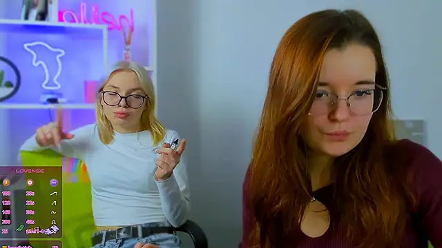 Snapshot of nika-still chatting on December 2025 12:11:02 PM nika-still online show from December 2025 12:11:02 PM