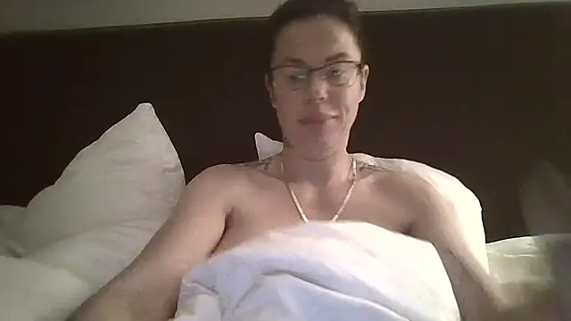 sexygilf82 online show from March 2026 11:01:01 PM