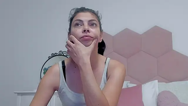 Snapshot of LadyLiia chatting on January 2025 05:01:02 AM LadyLiia online show from January 2025 05:01:02 AM