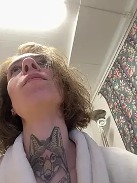 Snapshot of HoneySquirrel chatting on February 2026 12:31:01 PM HoneySquirrel online show from February 2026 12:31:01 PM