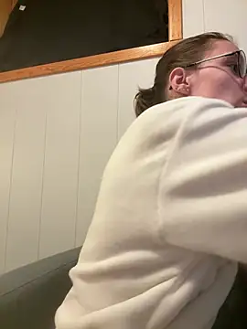 Snapshot of HoneySquirrel chatting on February 2026 08:42:02 PM HoneySquirrel online show from February 2026 08:42:02 PM