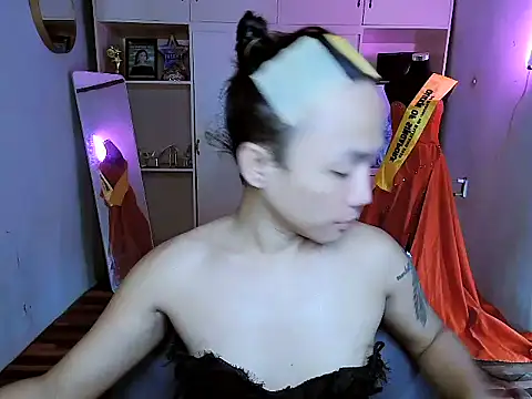 YourNikkieXxx online show from October 2025 06:25:02 AM