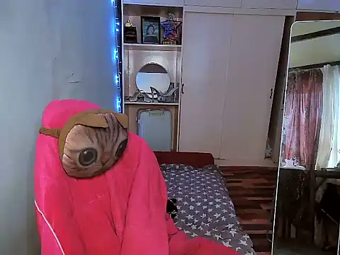 YourNikkieXxx online show from December 2025 11:43:02 PM