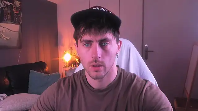 Oscar Miller  online show from September 2025 09:09:02 PM