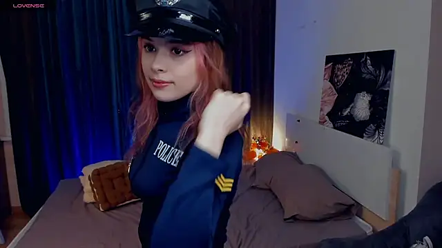 VedaSchulz online show from December 2025 06:57:02 PM