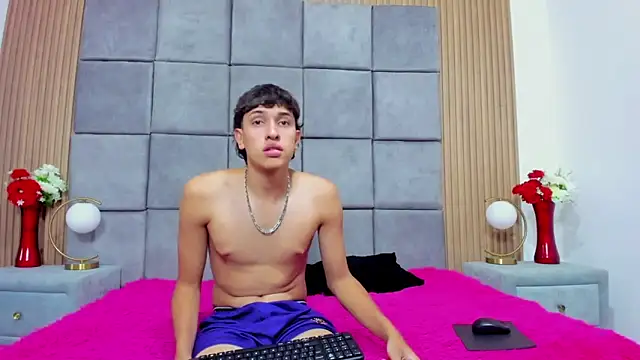 Snapshot of ChanellandMax chatting on September 2025 01:14:02 PM ChanellandMax online show from September 2025 01:14:02 PM