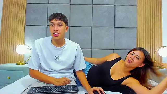 Snapshot of ChanellandMax chatting on November 2025 02:39:02 PM ChanellandMax online show from November 2025 02:39:02 PM