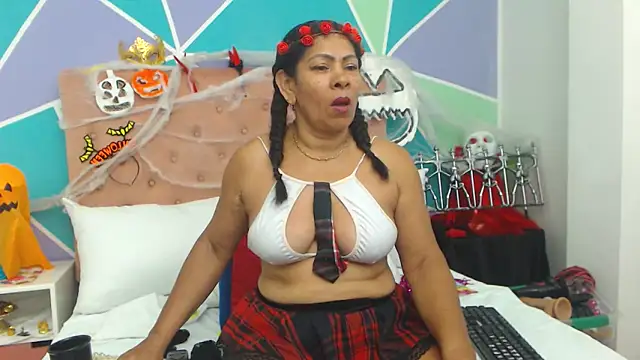 Morenaza6420 online show from October 2025 09:58:02 PM