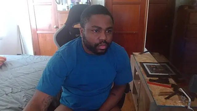Snapshot of Breadwinnah chatting on June 2026 08:25:02 PM Breadwinnah online show from June 2026 08:25:02 PM