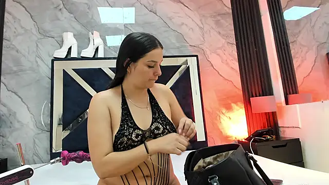 VioletRose as online show from May 2026 10:37:02 PM