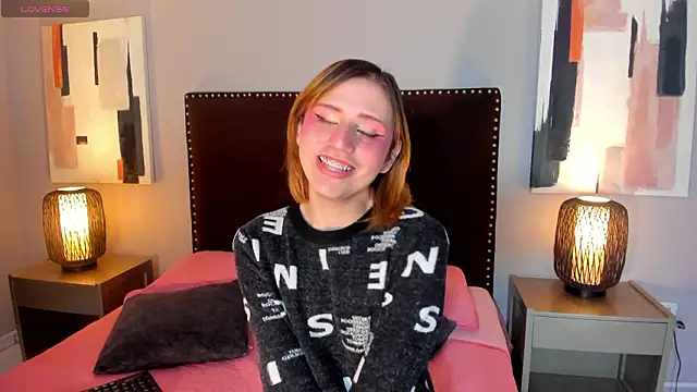 Snapshot of seraphine_star chatting on February 2026 03:02:02 AM seraphine star online show from February 2026 03:02:02 AM