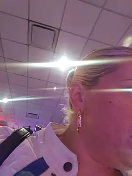 toomuchofafreak online show from October 2025 10:24:01 AM