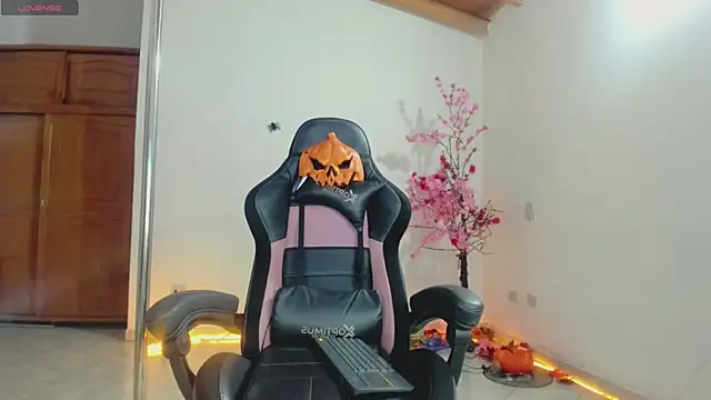 auraeroticaxxx online show from November 2025 04:25:01 AM