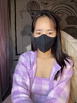 TiNa 04 online show from November 2025 11:04:02 PM