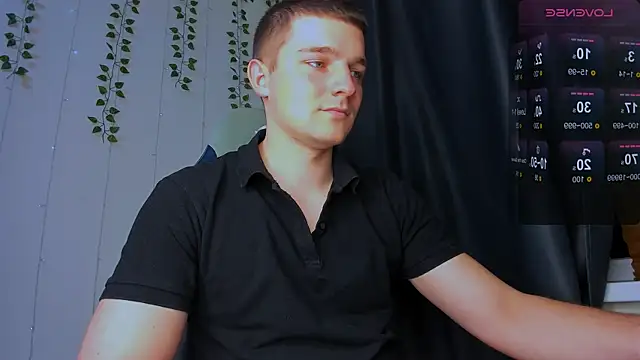 Snapshot of Your_Claddagh chatting on November 2025 07:13:01 PM Your Claddagh online show from November 2025 07:13:01 PM