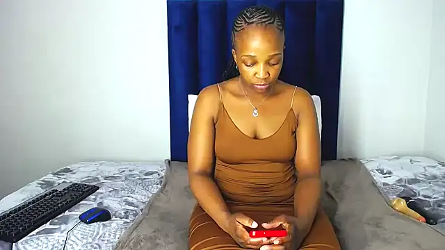 Snapshot of Pinkdollyg chatting on November 2025 09:06:01 PM Pinkdollyg online show from November 2025 09:06:01 PM