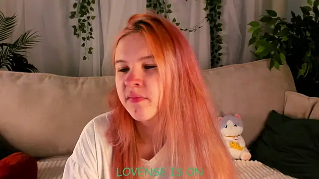 Snapshot of ElizSpieth chatting on October 2025 01:14:02 AM ElizSpieth online show from October 2025 01:14:02 AM