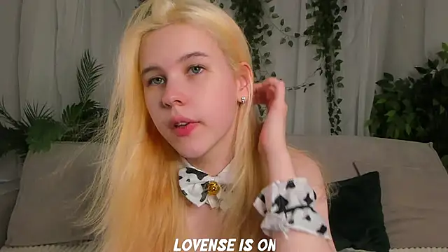 Snapshot of ElizSpieth chatting on October 2025 01:24:02 PM ElizSpieth online show from October 2025 01:24:02 PM