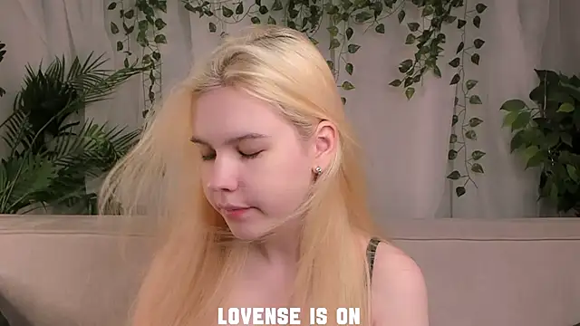 ElizSpieth online show from November 2025 01:03:02 AM