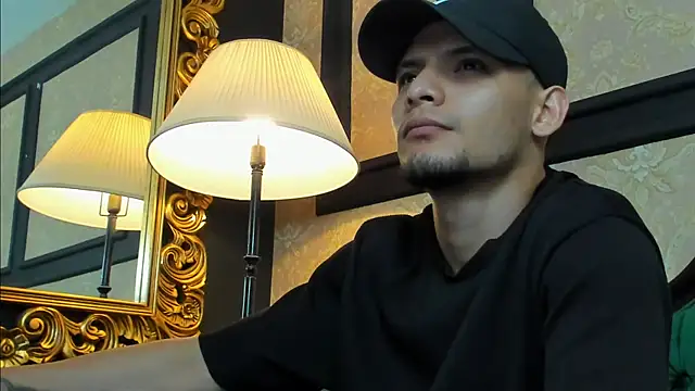 AlessandroKiing online show from July 2026 11:03:01 PM