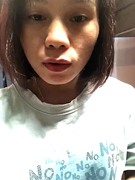 Snapshot of QuingLin chatting on September 2025 04:05:01 AM QuingLin online show from September 2025 04:05:01 AM