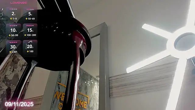 Snapshot of Sophi_Johnson chatting on November 2025 05:28:02 AM Sophi Johnson online show from November 2025 05:28:02 AM