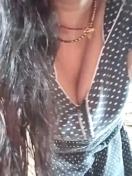 Snapshot of rani8008 chatting on October 2025 06:13:02 AM rani8008 online show from October 2025 06:13:02 AM