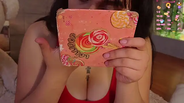 Snapshot of MeganAdamms chatting on November 2025 12:15:02 PM MeganAdamms online show from November 2025 12:15:02 PM