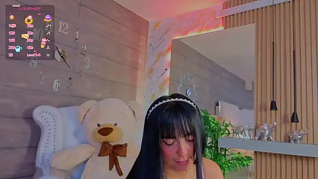 Snapshot of MeganAdamms chatting on November 2025 12:53:02 PM MeganAdamms online show from November 2025 12:53:02 PM