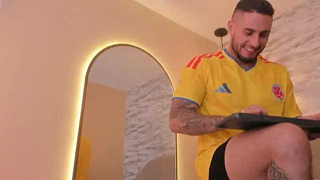 Snapshot of dominic_de_luca chatting on July 2026 11:03:01 AM dominic de luca online show from July 2026 11:03:01 AM