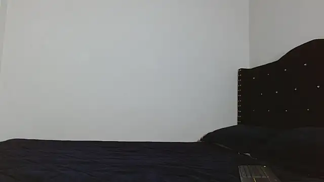 Snapshot of SamyRoss chatting on September 2025 12:32:01 AM SamyRoss online show from September 2025 12:32:01 AM