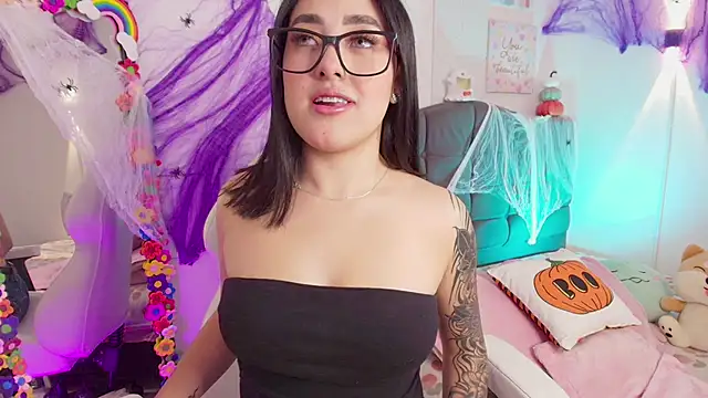 Snapshot of justonecute chatting on October 2025 11:24:01 PM justonecute online show from October 2025 11:24:01 PM