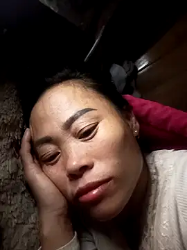 CoMay003 online show from November 2025 02:06:01 AM