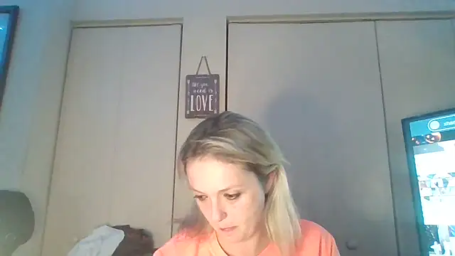 Candykissesxoxo online show from November 2025 09:32:01 AM