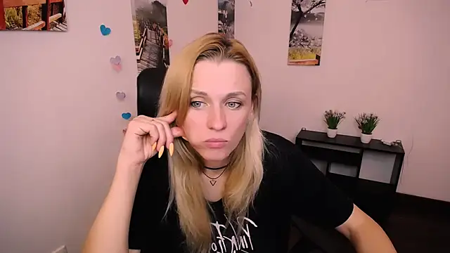 PeppyMia online show from September 2025 06:51:02 AM