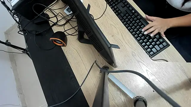 Snapshot of Tatihot69 chatting on November 2025 08:30:01 PM Tatihot69 online show from November 2025 08:30:01 PM