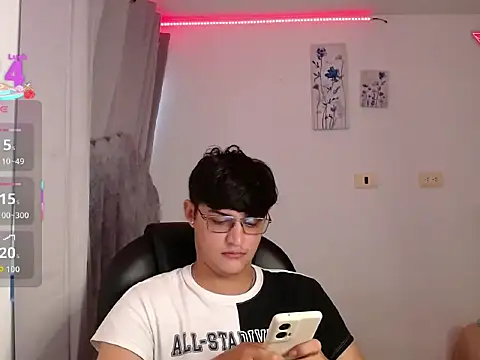 yesitwink  online show from March 2026 11:09:01 PM