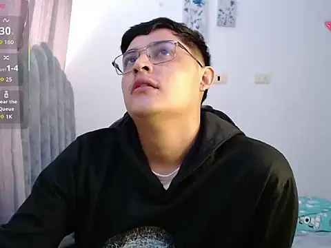 yesitwink  online show from May 2026 03:17:01 PM