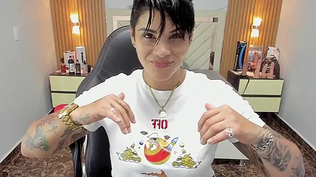 KAROLLJONES1 online show from September 2025 02:37:02 AM