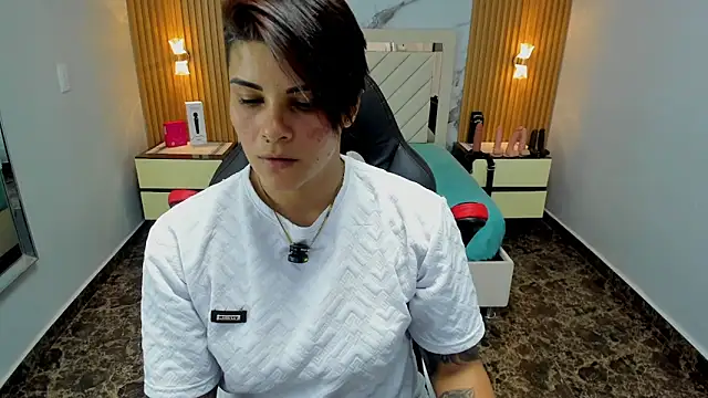 KAROLLJONES1 online show from February 2026 07:34:02 PM