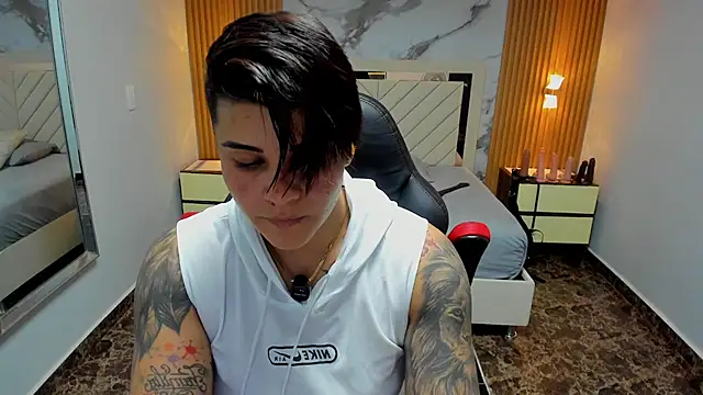 KAROLLJONES1 online show from March 2026 07:31:02 PM